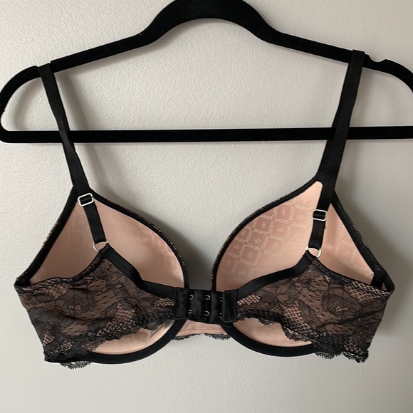 Victoria’s Secret Nude and Black Lace Bra 34DD - Picture 2 of 7